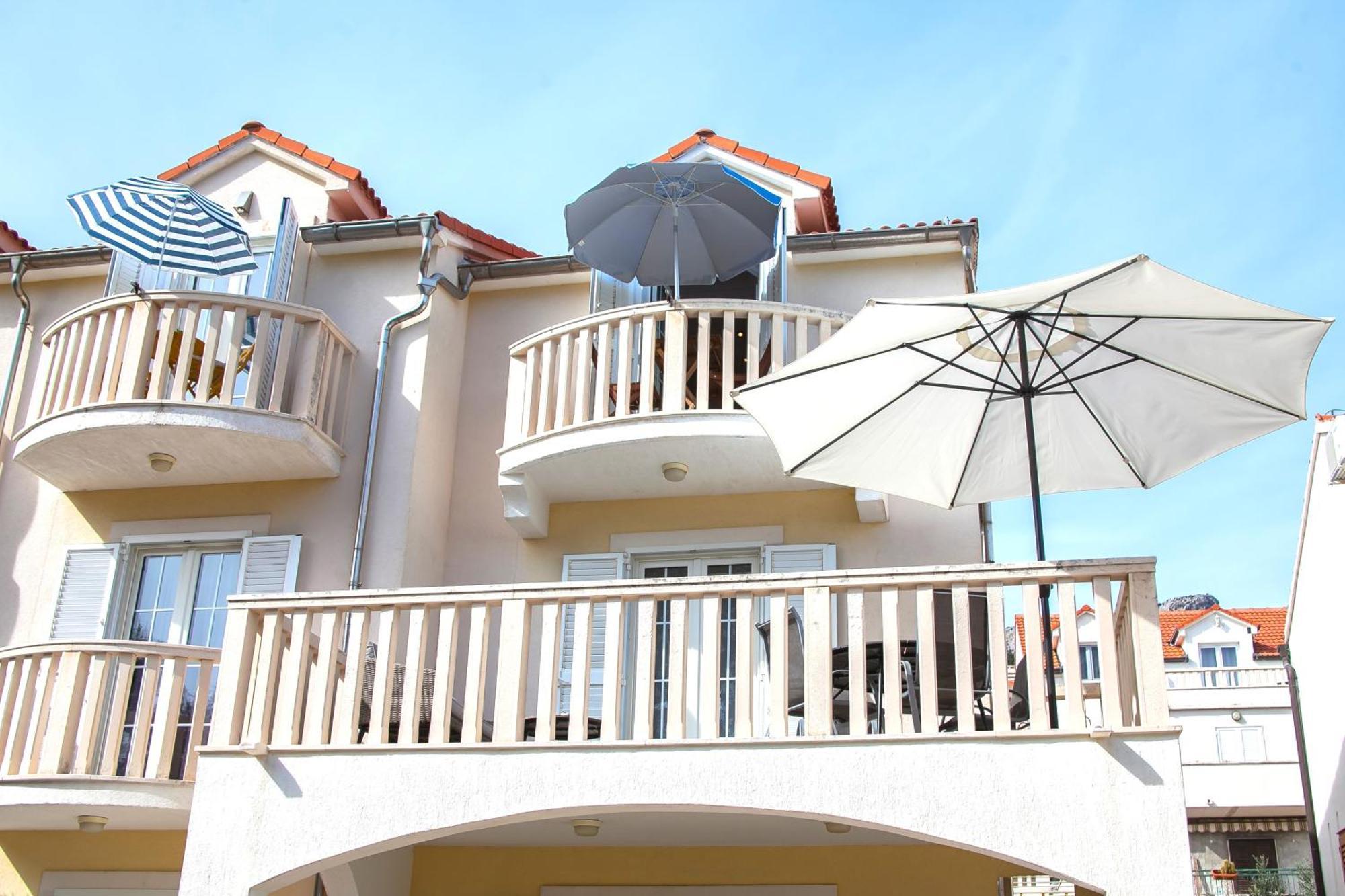 Helvetia Sunny Apartments Бол Екстер'єр фото