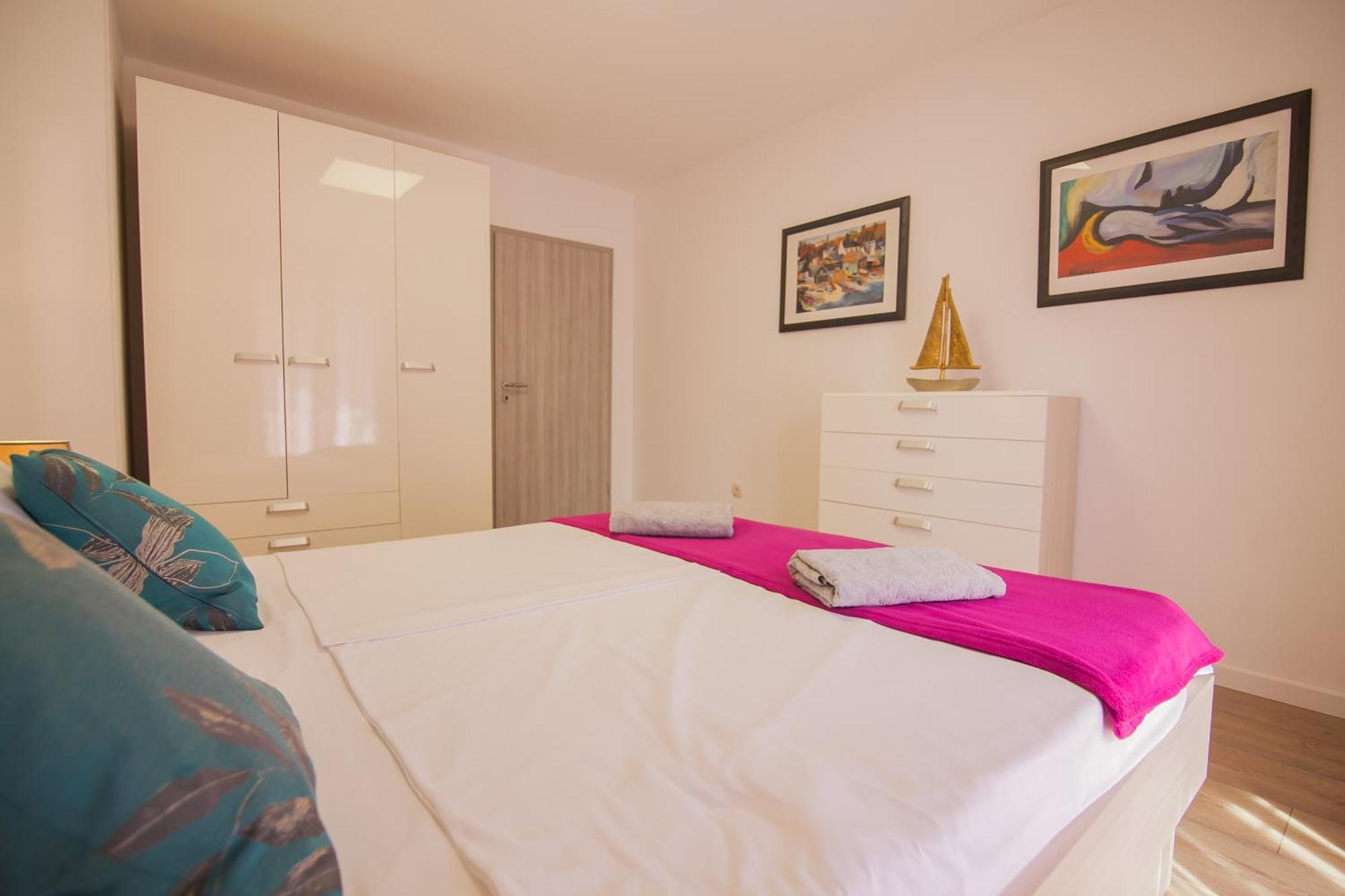 Helvetia Sunny Apartments Бол Екстер'єр фото