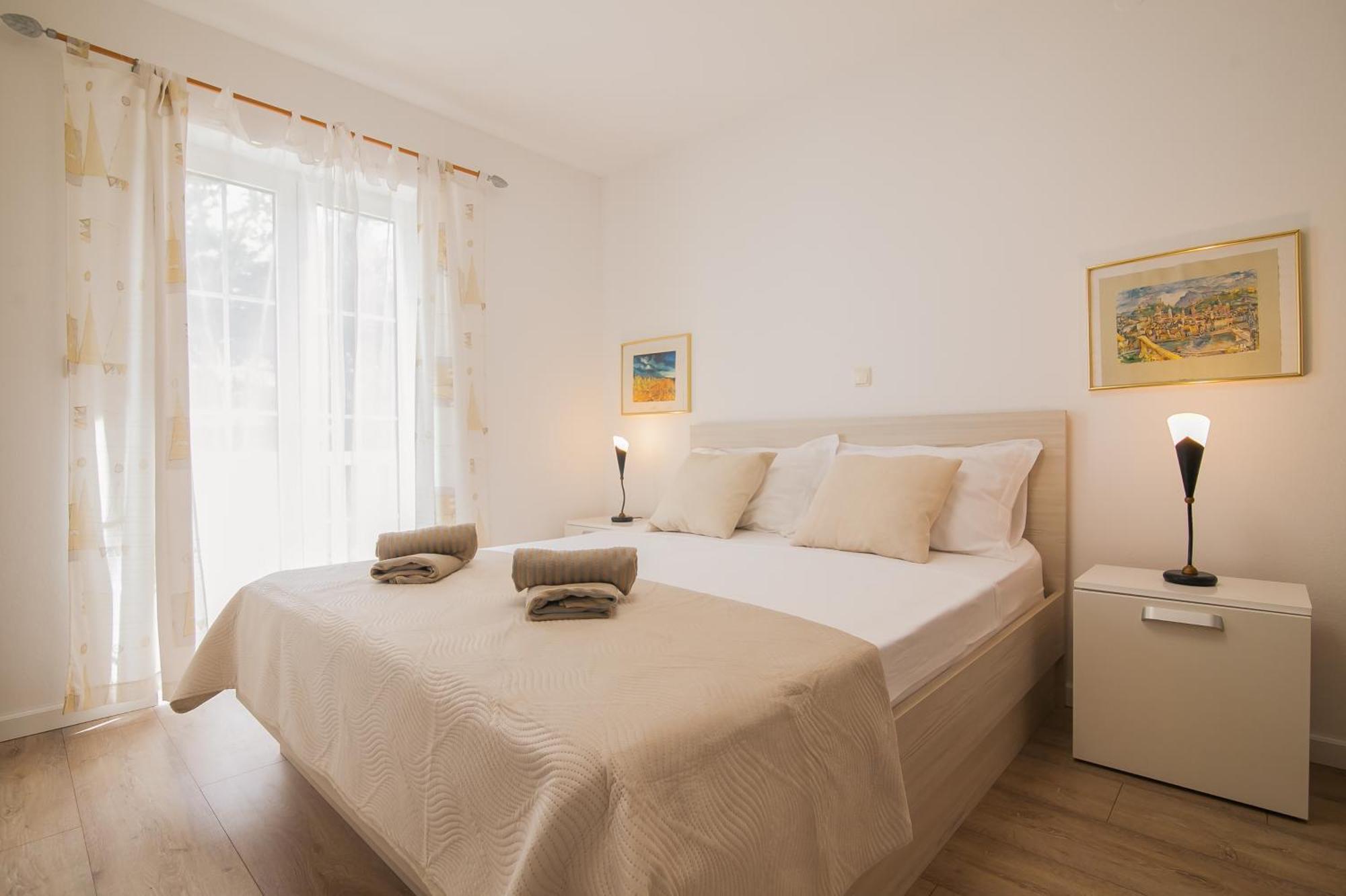 Helvetia Sunny Apartments Бол Екстер'єр фото
