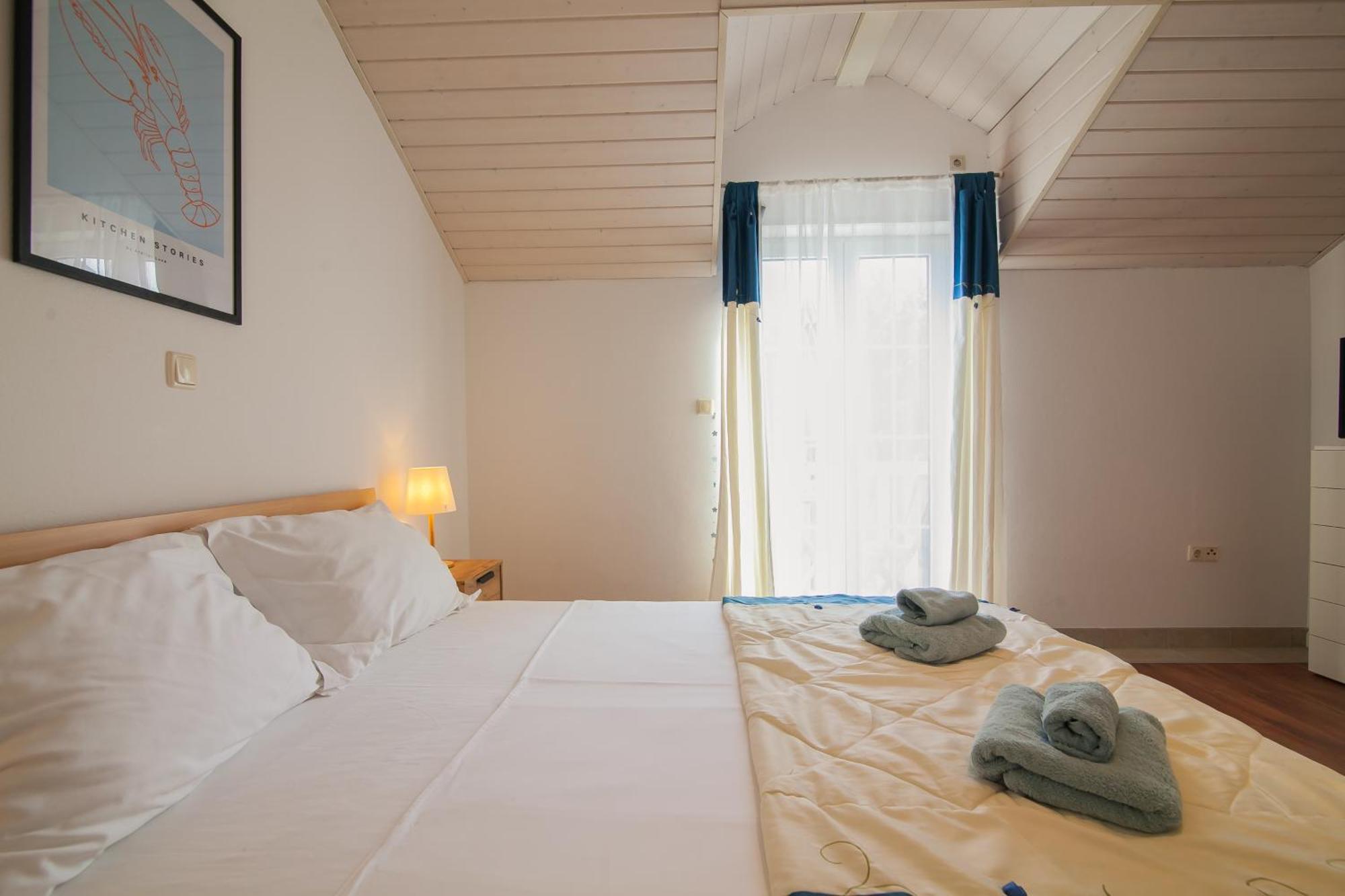 Helvetia Sunny Apartments Бол Екстер'єр фото