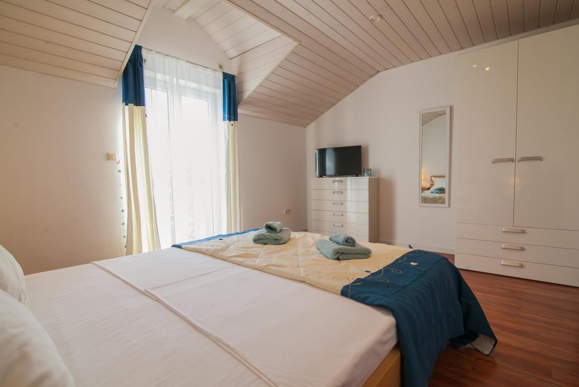 Helvetia Sunny Apartments Бол Екстер'єр фото